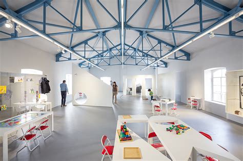 fondazione prada con bambini|prada foundation venice.